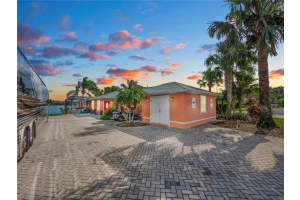 648 MEANDERING WAY, POLK CITY, FL 33868 Sold 12/14/22