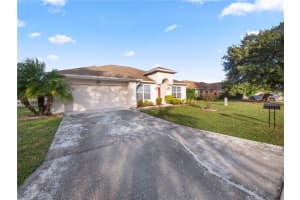 8274 WESTMONT TERRACE DR, LAKELAND, FL 33810 Sold 01/30/23