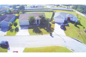 2823 STONEWOOD CIRCLE, LAKELAND, FL 33810 Sold 04/26/23