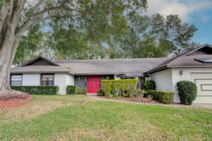 2105 EDGEWATER CIRCLE, WINTER HAVEN, FL 33880 Sold 02/28/23