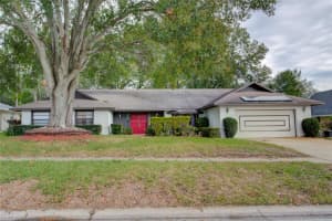 2105 EDGEWATER CIRCLE, WINTER HAVEN, FL 33880 Sold 02/28/23