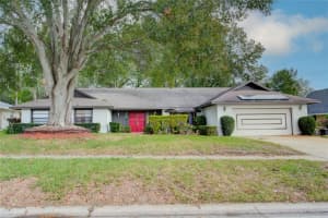 2105 EDGEWATER CIRCLE, WINTER HAVEN, FL 33880 Sold 02/28/23