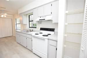 1665 COLONNADES CIRCLE, LAKELAND, FL 33811 Sold 03/03/23