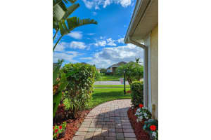 518 VALENCIA CIRCLE, VERO BEACH, FL 32968 Sold 03/31/23