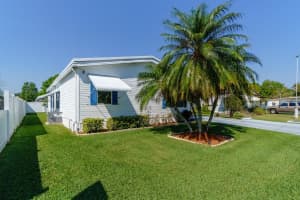 423 LAZY LAKE DRIVE, LAKELAND, FL 33801 Sold 04/14/23