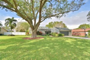 1209 CYPRESS POINT, WINTER HAVEN, FL 33884 Sold 05/17/23