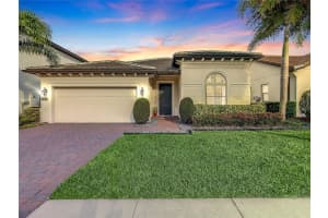 10481 ROYAL CYPRESS WAY, ORLANDO, FL 32836 Sold 05/03/23