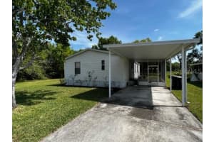 522 Lazy Lake Dr E Lakeland, FL 33801 Sold 04/17/23