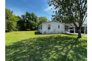 522 Lazy Lake Dr E Lakeland, FL 33801 Sold 04/17/23