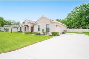 224 WHISPERING OAKS WAY, AUBURNDALE, FL 33823 Sold 04/24/23
