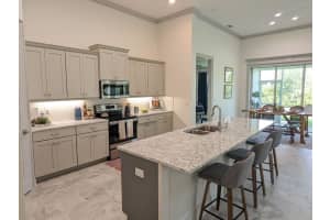 7922 LAKE JAMES BOULEVARD, LAKELAND, FL 33810 Sold 08/14/23