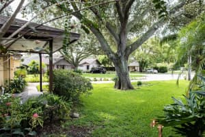 6308 HIGHLAND GARDENS COURT, LAKELAND, FL 33813 Sold 06/21/23