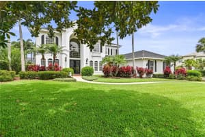 218 MCLEAN PT, WINTER HAVEN, FL 33884 Sold 07/06/23