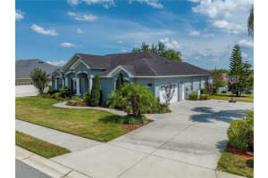 1926 VIEWPOINT LANDINGS ROAD, LAKELAND, FL 33810 Sold 07/25/23
