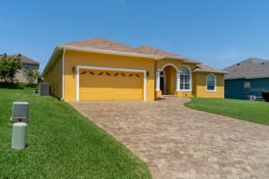 5647 VINTAGE VIEW BLVD BOULEVARD, LAKELAND, FL 33812 Sold 08/28/23
