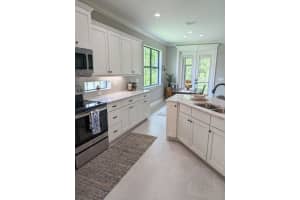 7953 LAKE JAMES BOULEVARD, LAKELAND, FL 33810 Sold 09/20/23