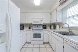 4932 COLONNADES CLUB BOULEVARD, LAKELAND, FL 33811 Sold 11/22/23