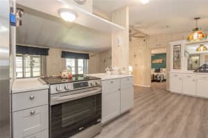 5062 FOX CLIFF DRIVE, LAKELAND, FL 33810 Sold 01/08/24