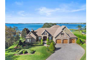 103 LAKE ARIETTA COURT, AUBURNDALE, FL 33823 Sold 03/08/24
