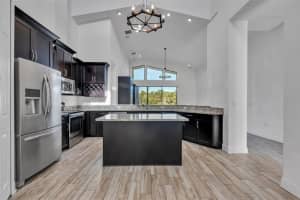 1945 VIA LAGO DRIVE, LAKELAND, FL 33810 Sold 10/01/24