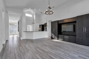 1945 VIA LAGO DRIVE, LAKELAND, FL 33810 Sold 10/01/24