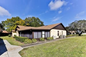 8 KENDRA COURT, WINTER HAVEN, FL 33880 Sold 03/01/24