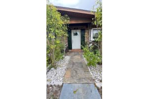 198 LAKE DEER DRIVE, WINTER HAVEN, FL 33880 Sold 09/20/24