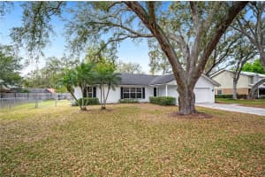 2001 KIRKLAND LAKE DRIVE, AUBURNDALE, FL 33823 Sold 04/30/24