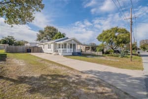 608 OAK STREET, AUBURNDALE, FL 33823 Sold 04/15/24