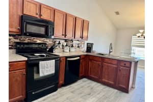 6913 KRENSON OAKS STREET, LAKELAND, FL 33810 Sold 06/13/24