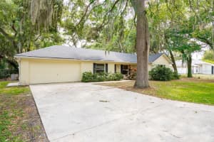 920 HICKS ROAD, LAKELAND, FL 33813 Sold 11/12/24