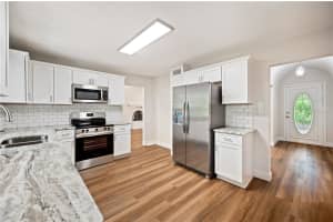 11522 KNIGHTS GRIFFIN ROAD, THONOTOSASSA, FL 33592 Sold 12/04/24
