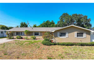 14232 YACHT CLUB BOULEVARD, SEMINOLE, FL 33776 Sold 11/07/24