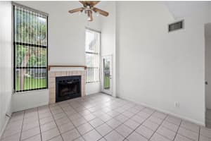 2040 SAN MARCOS DRIVE, WINTER HAVEN, FL 33880 Sold 04/02/25