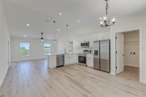 1024 THOMPSON AVENUE, FROSTPROOF, FL 33843 Sold 05/21/25