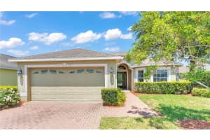 3717 HUNTINGTON LANE, WINTER HAVEN, FL 33884 Sold 04/23/25