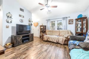 410 PINE ST, AUBURNDALE, FL 33823 Sold 07/29/24