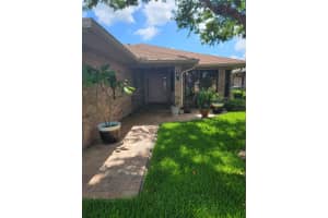 727 MARTINIQUE CIRCLE, LAKELAND, FL 33803 Sold 07/14/25