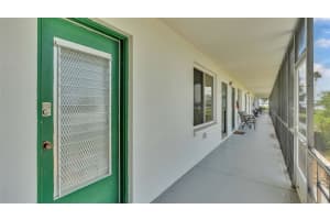 1600 LAKE PARKER DRIVE, LAKELAND, FL 33805 - MLS#MFRL4946069