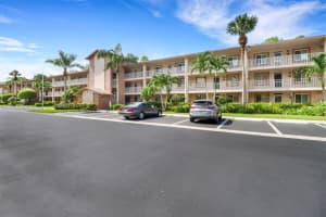 7320 GLENMOOR LANE, NAPLES, FL 34104 Sold 01/23/25
