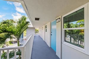 9950 47TH AVENUE, SAINT PETERSBURG, FL 33708 Sold 02/12/25