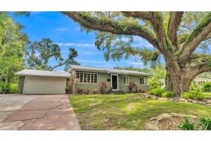 323 PALENCIA PLACE, LAKELAND, FL 33803 Sold 09/10/24