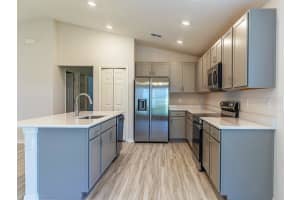 738 BENTLEY NORTH LOOP, AUBURNDALE, FL 33823 Sold 02/06/25