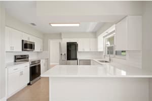 215 CARTER ROAD, LAKELAND, FL 33813 Sold 03/24/25