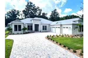 2725 ELIZABETH PLACE, LAKELAND, FL 33812 Sold 02/07/25
