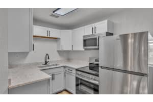 131 FLAMINGO DR DRIVE, AUBURNDALE, FL 33823 Sold 11/05/24