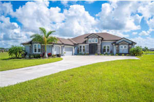 5225 LAKE VENICE DRIVE, WIMAUMA, FL 33598 Sold 02/19/25