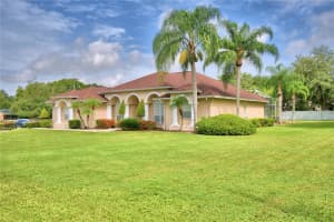 2004 CLUBHOUSE ROAD, LAKELAND, FL 33813 Sold 11/05/24
