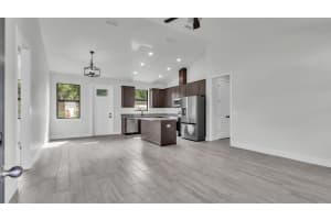 220 BOONE DRIVE, AUBURNDALE, FL 33823 Sold 11/07/24
