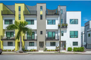 909 ARLINGTON AVENUE, SAINT PETERSBURG, FL 33705 Sold 12/11/24